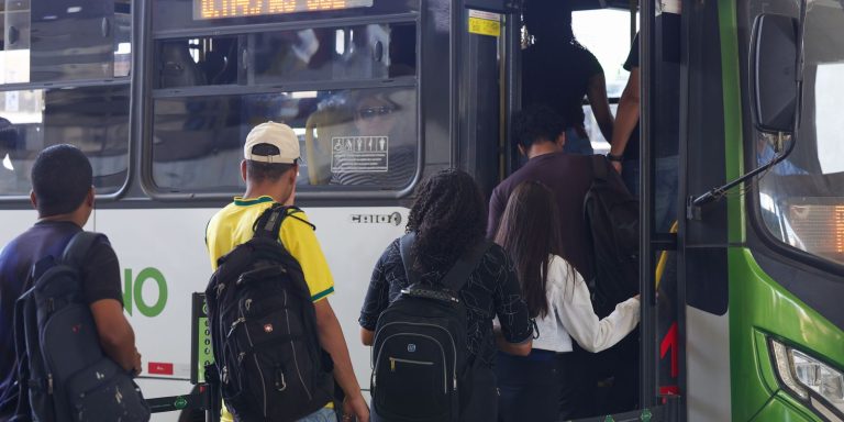 Imagem da notícia: STF determina transporte gratuito no segundo turno das eleições