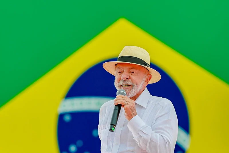 Imagem da notícia: Lula convoca apoiadores para caminhada em Copacabana mirando o 2º turno