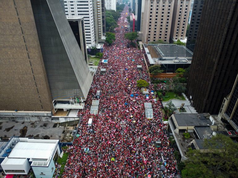 Imagem da notícia: TSE determina retirada de posts que associam Lula a ritual satânico