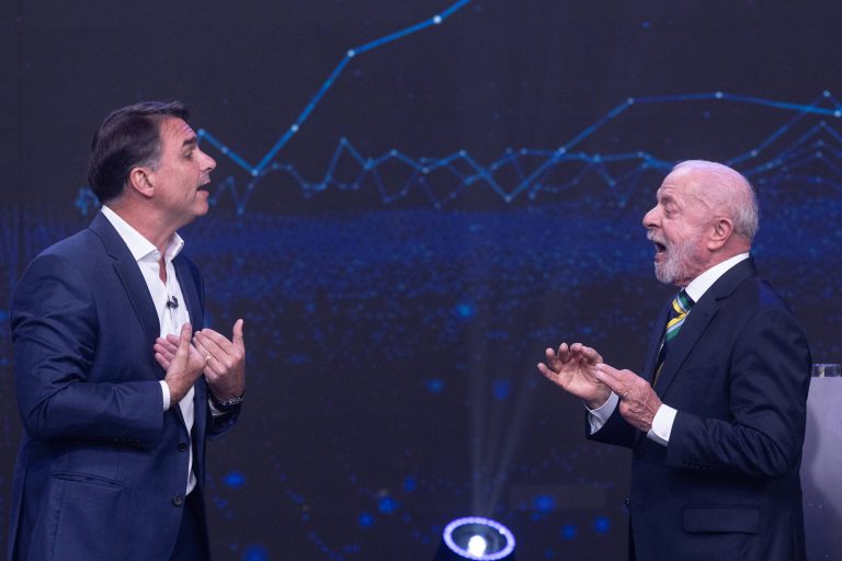 Imagem da notícia: Petição on-line cobra da Globo checagem de fatos no debate Lula x Flávio