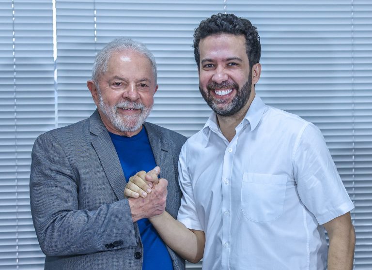 Imagem da notícia: André Janones é alvo de novas acusações da ex-companheira Leandra Guedes