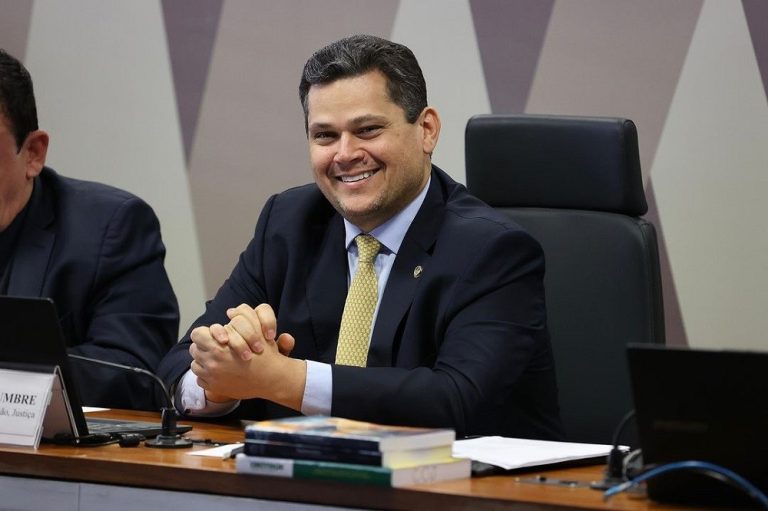Imagem da notícia: Senado pode concluir hoje 2º turno da votação da escala 6×1