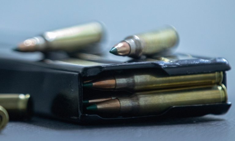 Imagem da notícia: Segurança em debate: rastreamento de armas domina a campanha