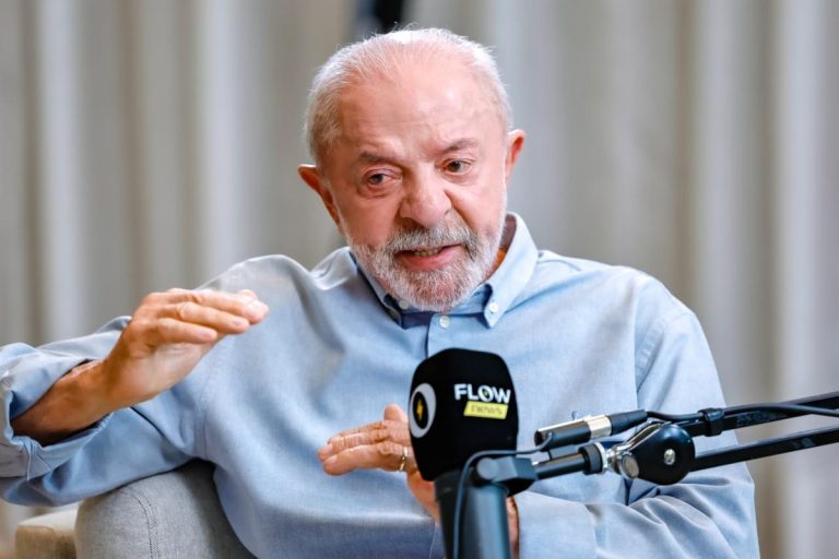 Imagem da notícia: Lula afirma que acionou a PF para apurar briga entre Flávio Bolsonaro e Richarlison