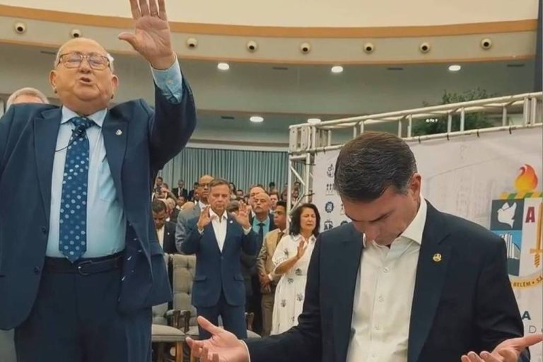 Imagem da notícia: Assembleias de Deus declaram apoio a Flávio Bolsonaro; Universal segue neutra
