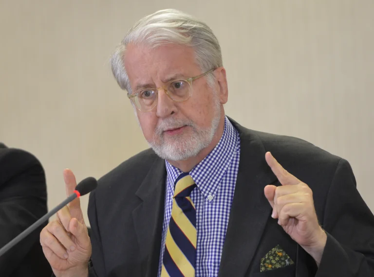 Imagem da notícia: Para ex-professor da USP, extrema direita vê professores e estudantes como inimigos