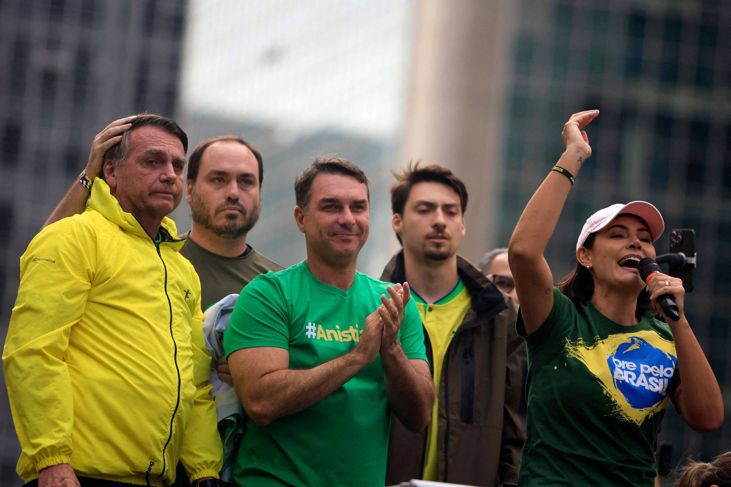 Imagem da notícia: Eleições de 2026 consolidam o poder das famílias na política brasileira