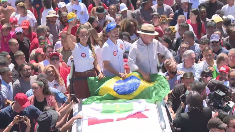 Imagem da notícia: Lula prevê ‘muito debate na TV e na internet’ no 2º turno