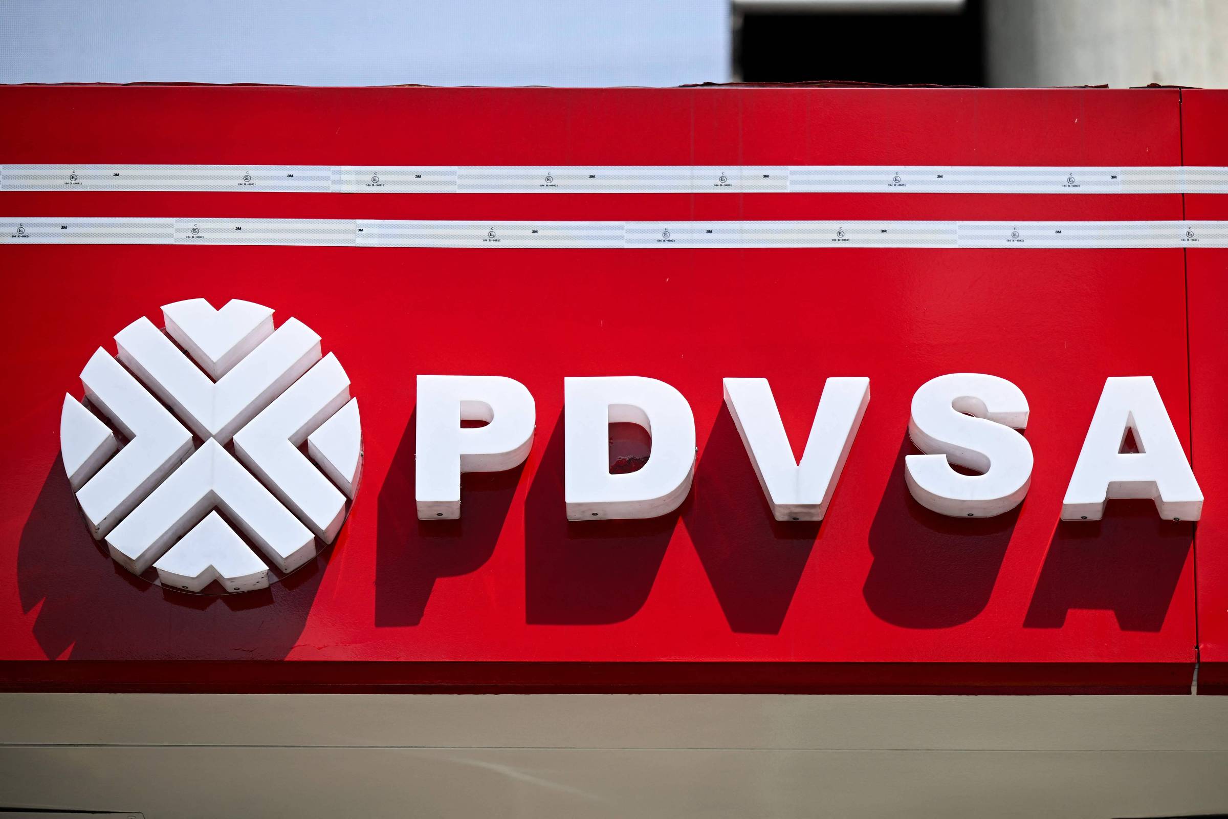 Imagem da notícia: Empresários veem vitória de Flávio Bolsonaro como chave para investir na Venezuela