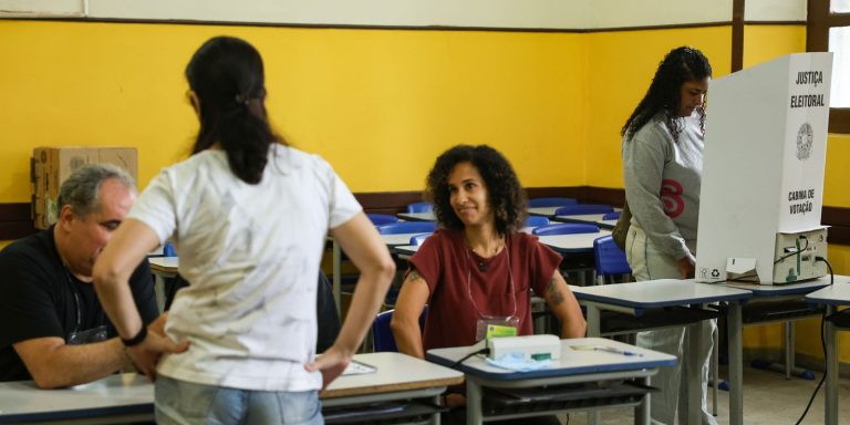 Imagem da notícia: Eleições: entenda a ordem de votação para governador e presidente