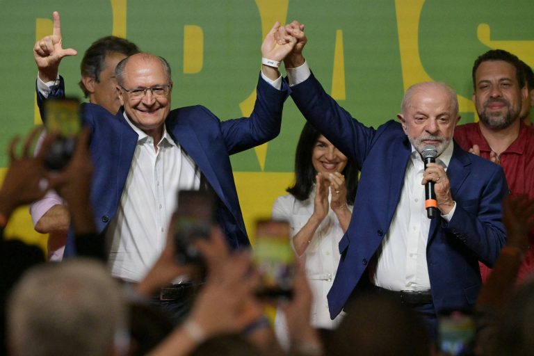 Imagem da notícia: Para reverter vantagem de Flávio, Lula precisa repetir o colapso de Alckmin em 2006