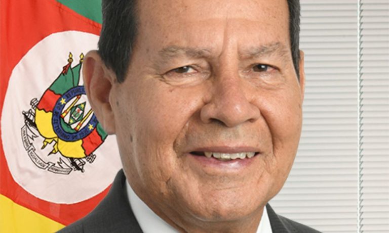 Imagem da notícia: Senado aprova fim da escala 6×1; Mourão registra único voto contra