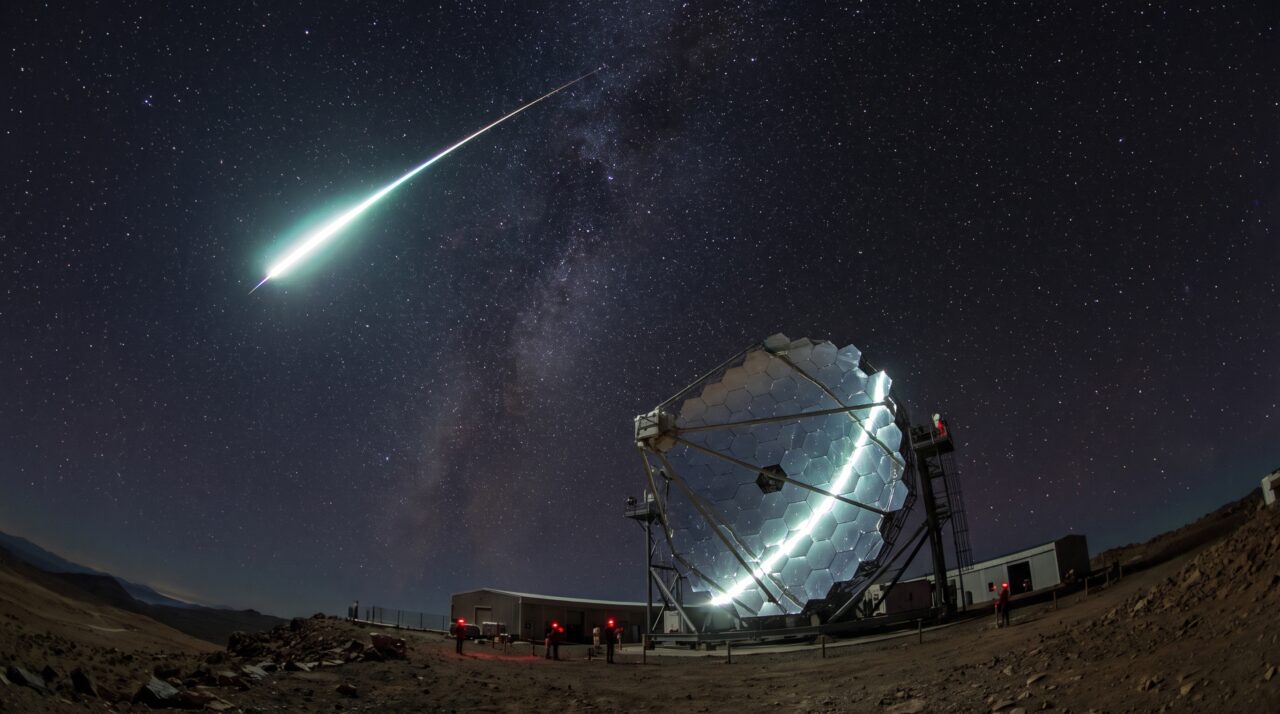 Imagem da notícia: Telescópio que caça lampejos de bilionésimos de segundo registra meteoro por acaso