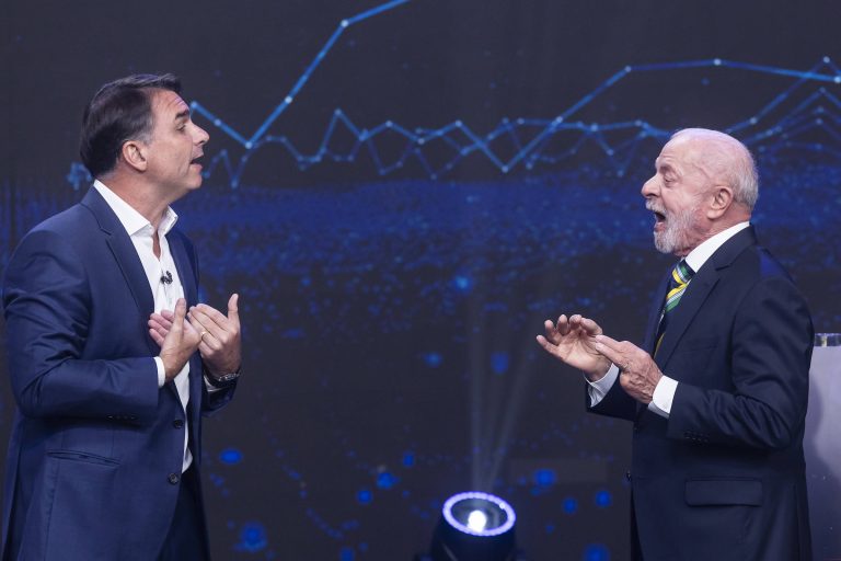 Imagem da notícia: Janones e apoiadores de Flávio Bolsonaro prometem revelações na véspera de debate