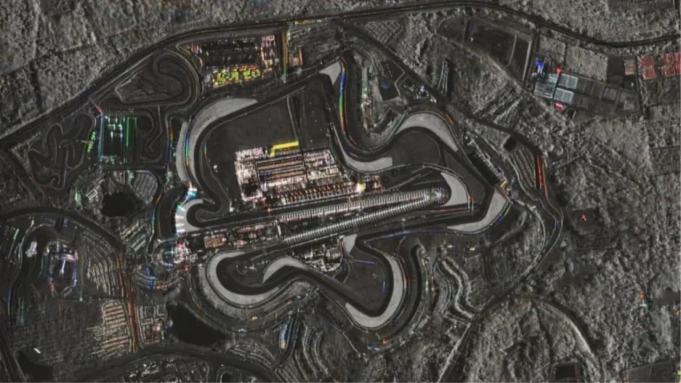 Imagem da notícia: Satélite registra circuito de Sepang do espaço durante GP do Bahrein