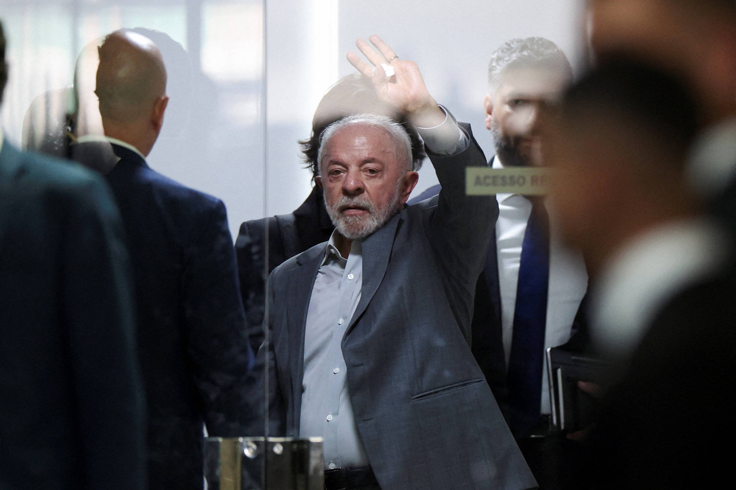 Imagem da notícia: Datafolha aponta empate técnico na avaliação do governo Lula