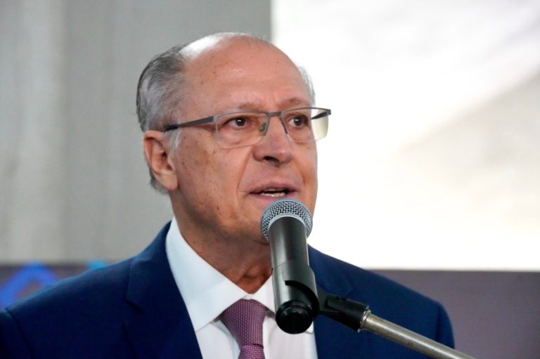 Imagem da notícia: Alckmin diz que rotular facções como terroristas não resolve o problema