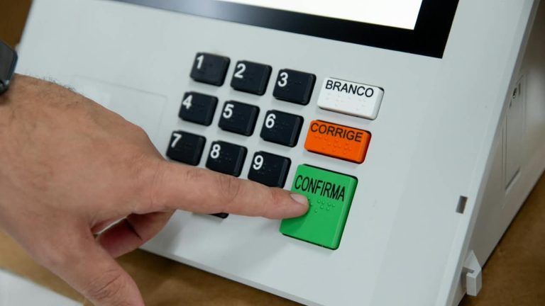 Imagem da notícia: Abstenção recorde na presidencial vira alvo dos candidatos no 2º turno