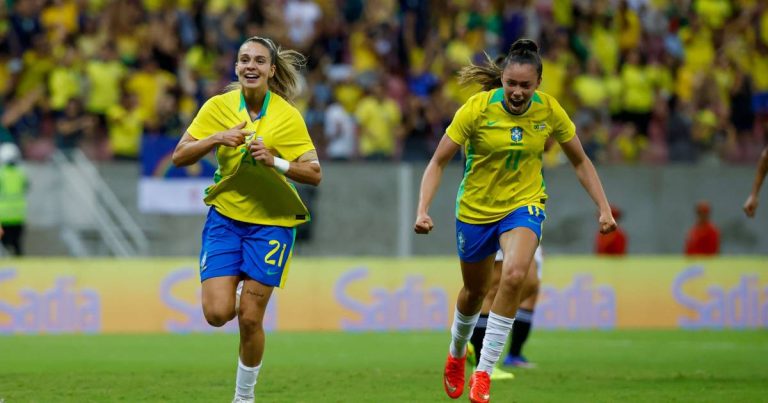 Imagem da notícia: Com uma a mais, Brasil empata com a Argentina em Pernambuco