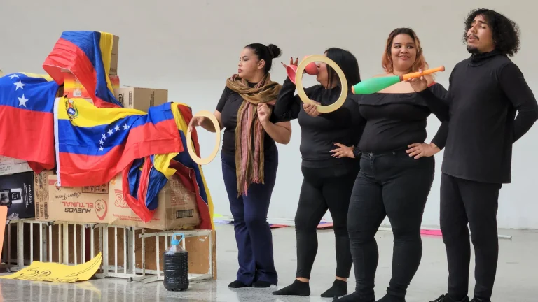 Imagem da notícia: Obra inédita de Augusto Boal inspira montagem teatral comunal na Venezuela