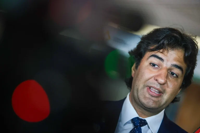 Imagem da notícia: Gabriel Magno nega doutrinação em escolas e critica ação de Estéfane Sampaio