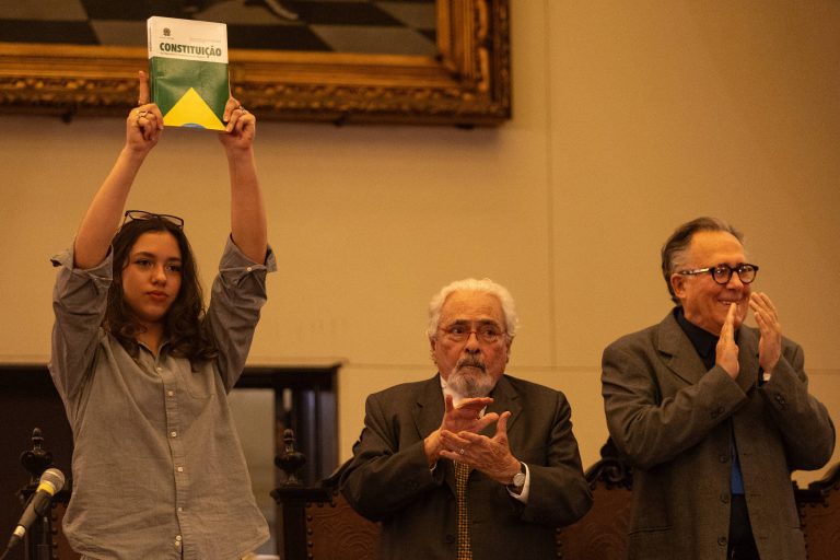 Imagem da notícia: Ato na USP reúne juristas e estudantes em defesa da democracia