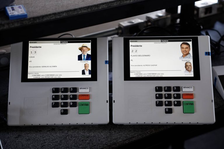 Imagem da notícia: Cobertura do 2º turno terá projeções do Datafolha e programas ao vivo