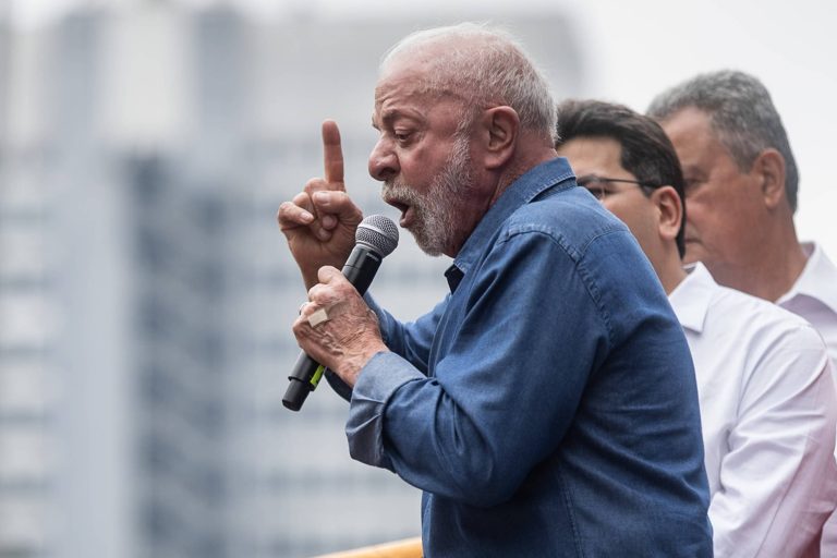 Imagem da notícia: Lula aposta em atos de rua, redes sociais e anúncios para virar o jogo em 2026
