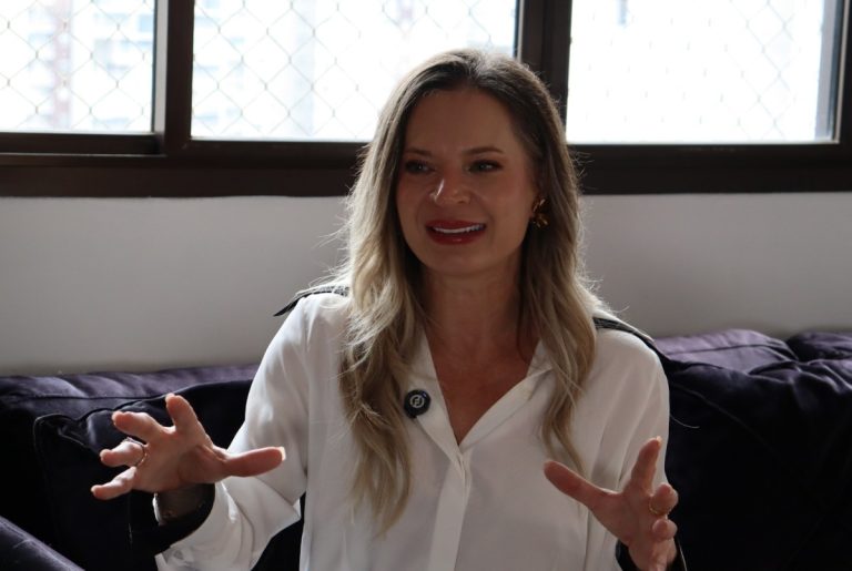 Imagem da notícia: Joice Hasselmann faz apelo às mulheres: ‘não se enganem mais com esta família’