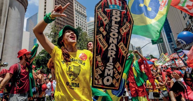 Imagem da notícia: Polarização domina reta final entre Lula e Flávio Bolsonaro