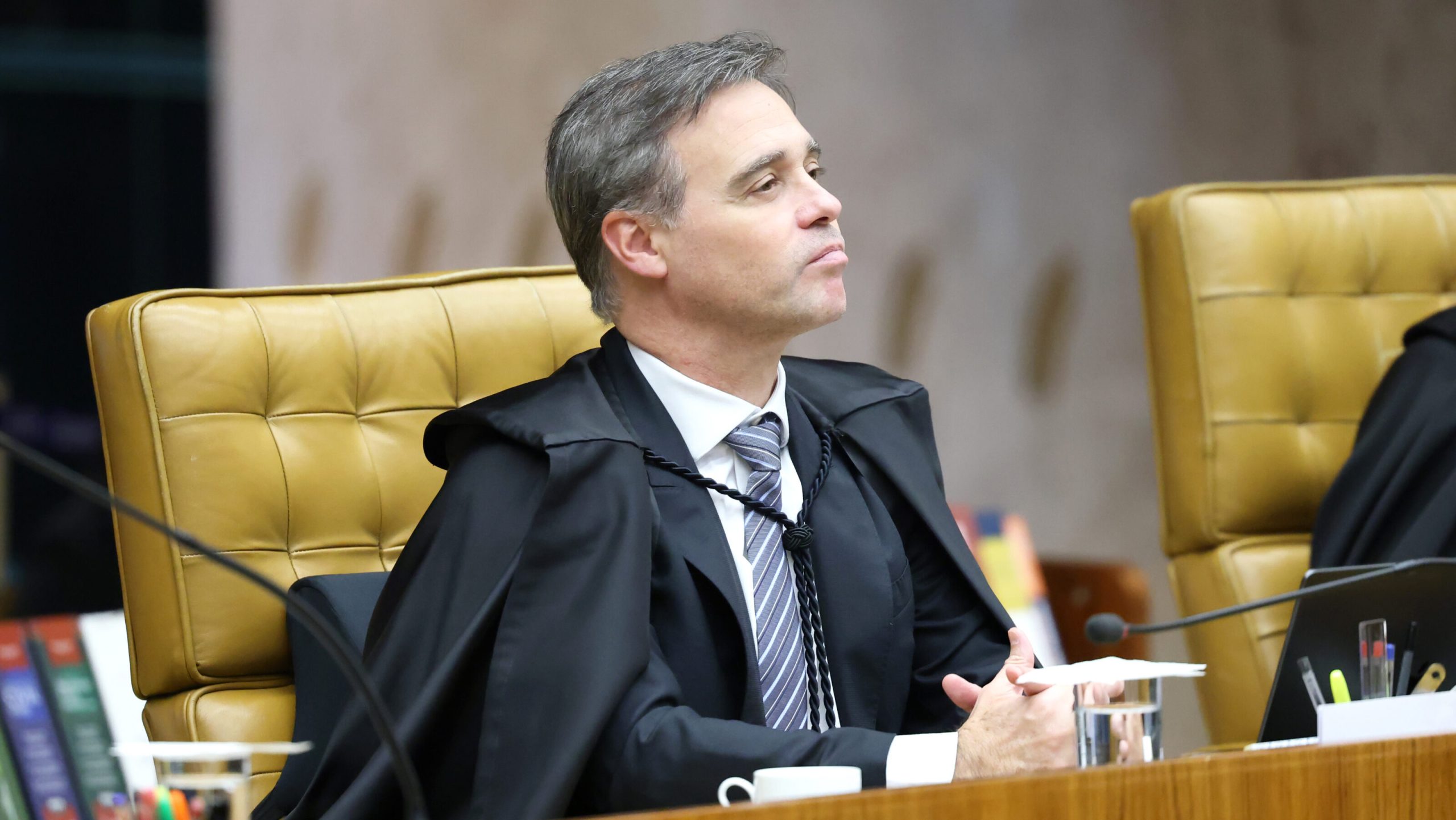Imagem da notícia: Mendonça decide que TSE não deve divulgar sigilos de Lula e Flávio