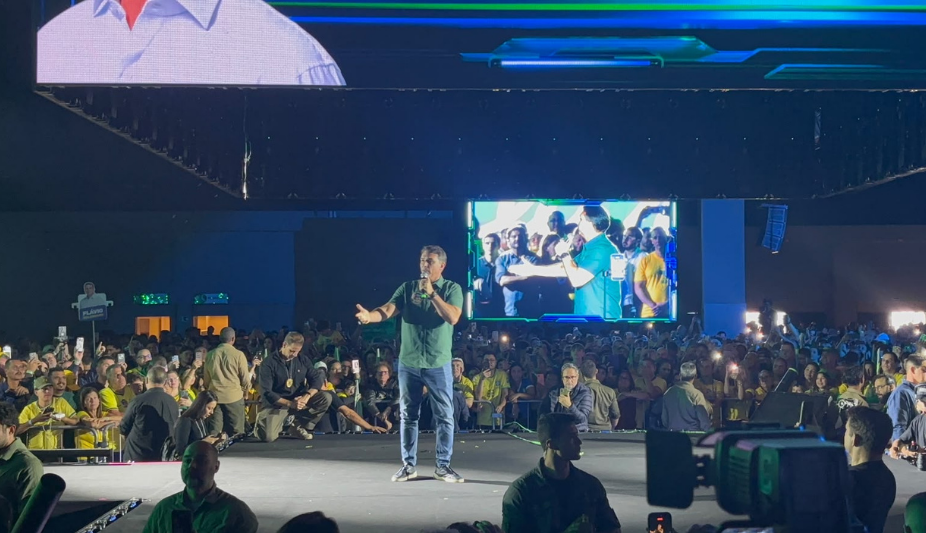 Imagem da notícia: Flávio Bolsonaro aceita abrir sigilos, mas impõe 19 condições a Lula