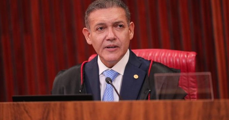Imagem da notícia: A 3 dias do voto, TSE exige que Meta explique canal ‘Exército do Lula’