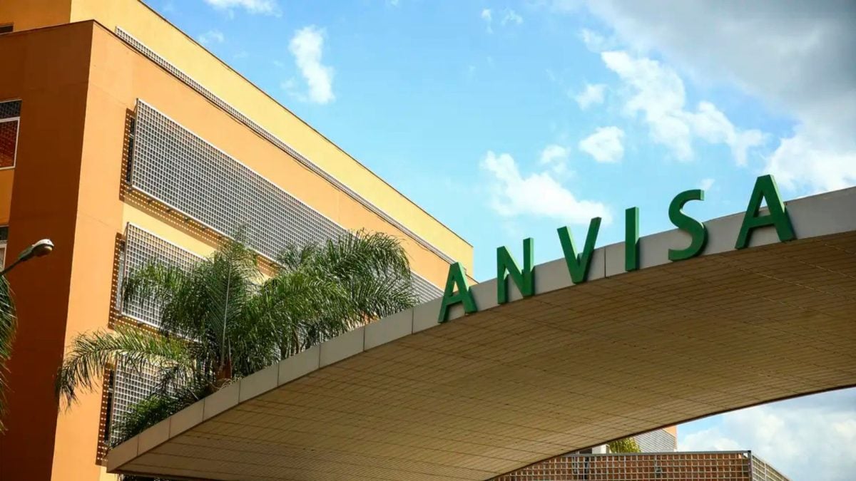 Imagem da notícia: Anvisa apreende suplemento falsificado e interdita medicamento injetável