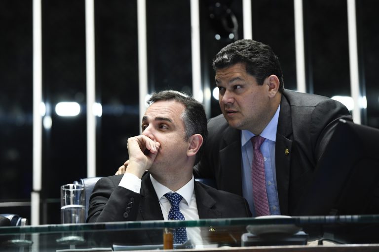 Imagem da notícia: Bastidores: planos para Alcolumbre no TCU e Pacheco no STF pós-eleição