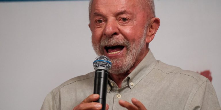 Imagem da notícia: Lula aceita quebra de sigilo bancário em proposta feita por Flávio