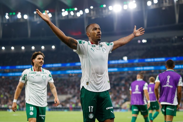 Imagem da notícia: Verdão derruba o Fluminense no Maracanã e encaminha vaga na final