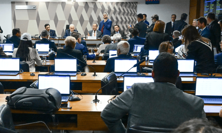 Imagem da notícia: CCJ do Senado vota nesta quarta a PEC da Segurança Pública