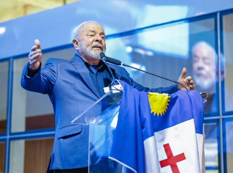 Imagem da notícia: Atos em defesa da democracia e por Lula mobilizam Pernambuco