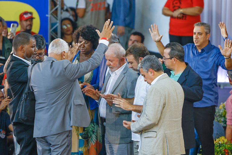 Imagem da notícia: Lula divulga carta a evangélicos em nova tentativa de aproximação