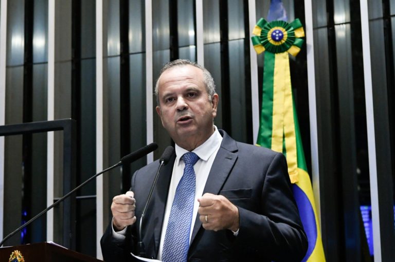 Imagem da notícia: Marinho propõe emenda para reduzir maioridade penal a 16 anos
