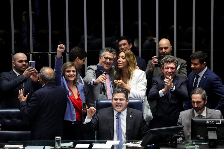 Imagem da notícia: Fim da escala 6×1: entenda as etapas até a nova jornada