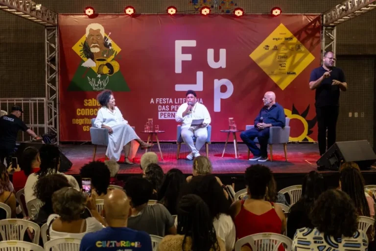 Imagem da notícia: Festa Literária das Periferias abre vagas para 30 escritoras de Pernambuco