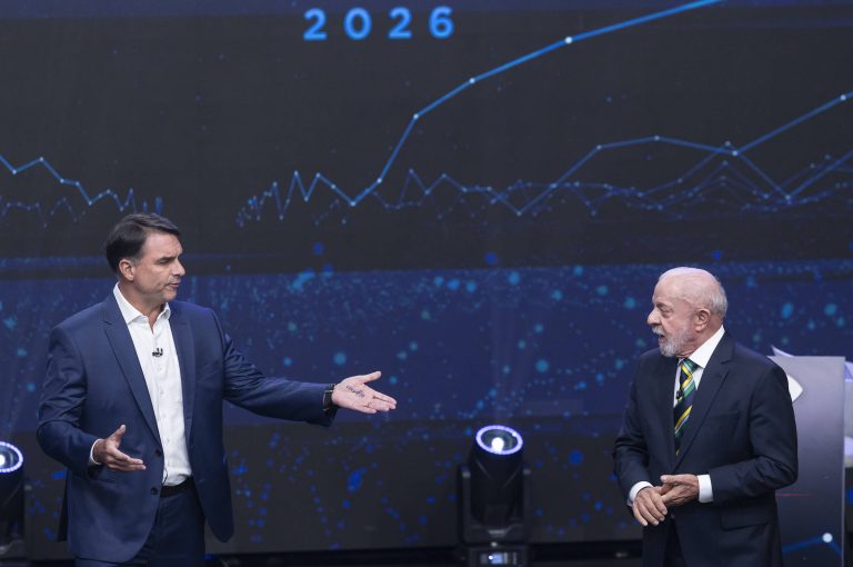 Imagem da notícia: Empate no Datafolha leva campanhas de Lula e Flávio à cautela