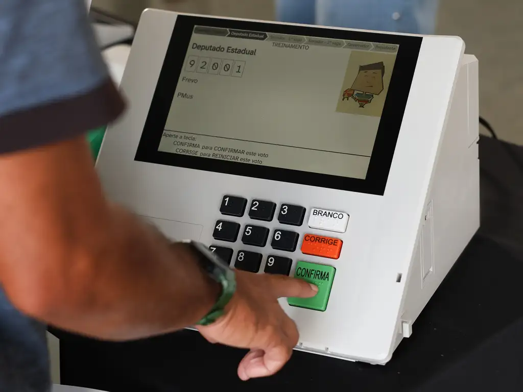 Imagem da notícia: Erro da Justiça Eleitoral sobre locais de votação; veja como conferir