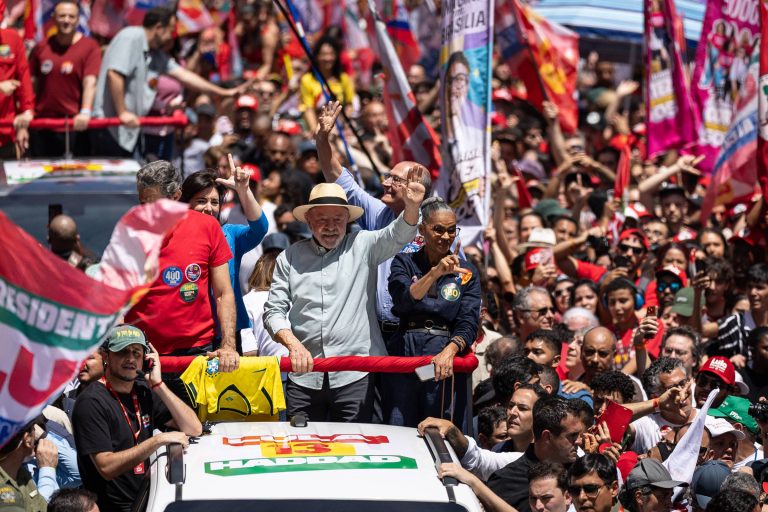 Imagem da notícia: Relatório da PM-SP acusa campanha de Lula de descumprir decisão judicial