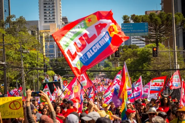 Imagem da notícia: Paraná terá atos no último dia de campanha pela reeleição de Lula