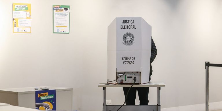 Imagem da notícia: Eleições complementares: sete cidades elegem prefeito no dia do 2º turno