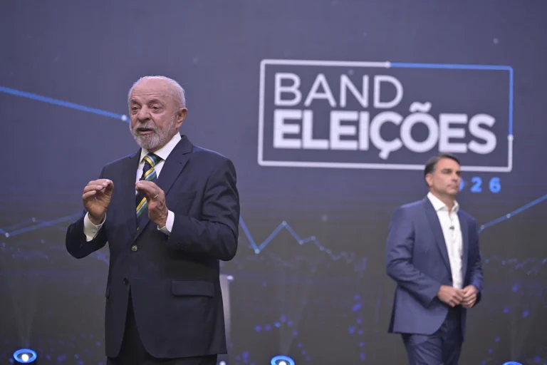Imagem da notícia: Lula aceita condições de Flávio Bolsonaro para quebra de sigilo bancário