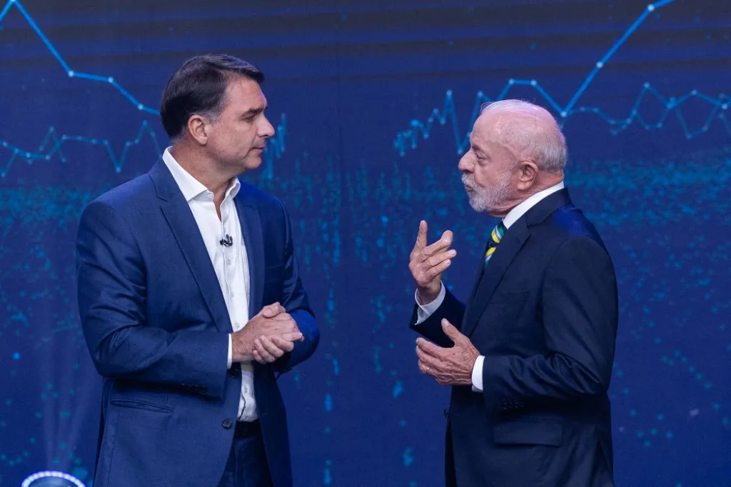Imagem da notícia: Brasil de Fato tem cobertura especial e live do debate da Globo